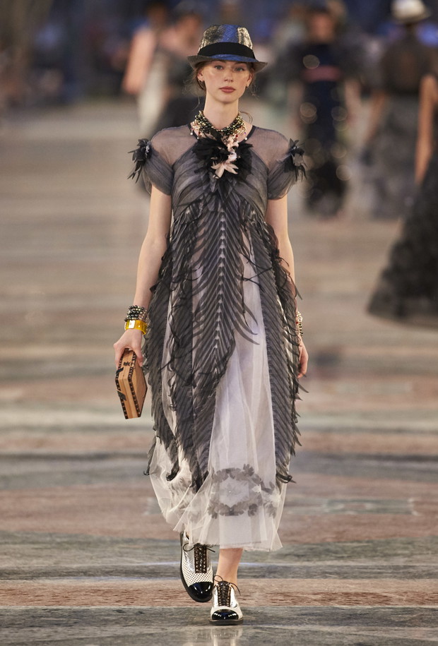 Chanel Cruise 2016/2017