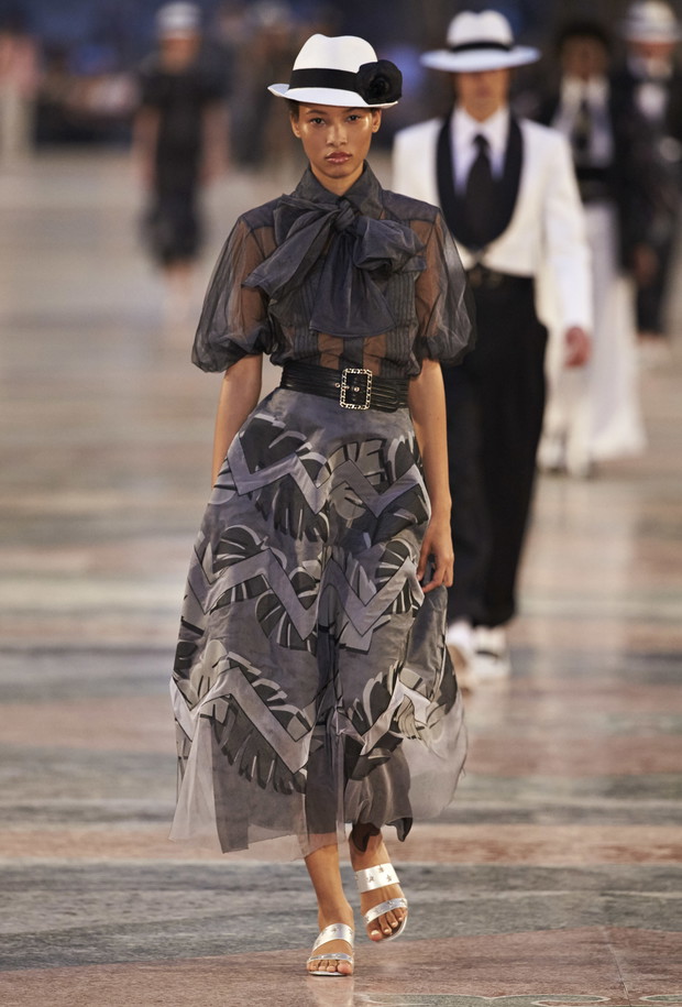 Chanel Cruise 2016/2017