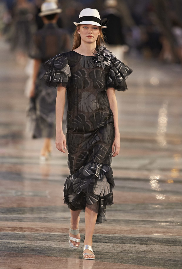 Chanel Cruise 2016/2017