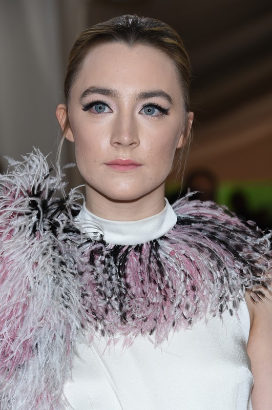 Met Gala 2016: makijaż i fryzury gwiazd
