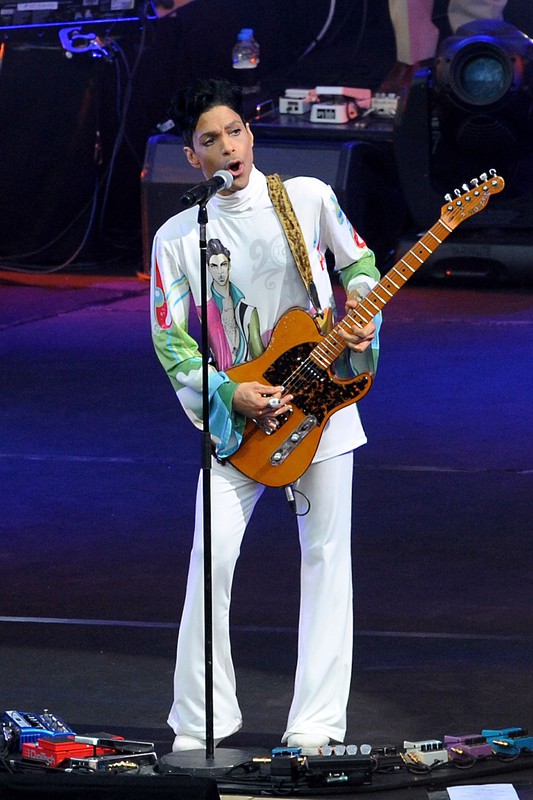Prince- przypominamy styl legendarnego wokalisty
