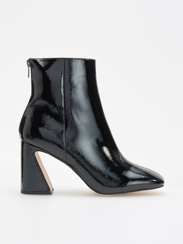 Buty Reserved