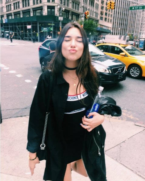 Kim jest Dua Lipa?