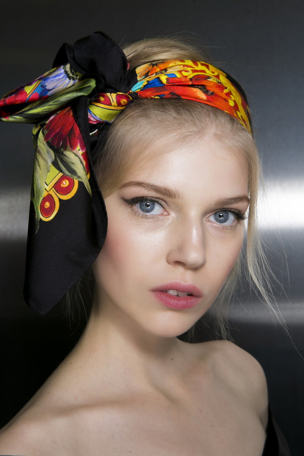 Modne nakrycia głowy na lato 2016, Dolce & Gabbana, fot. Imaxtree