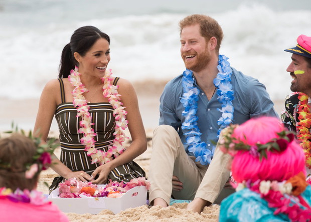 Księżna i książę Sussex na plaży w Sydney