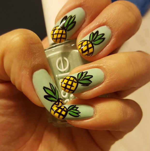 Fruit Manicure - owocowe paznokcie na lato, fot. @celinescorner