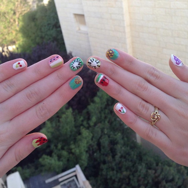 Fruit Manicure - owocowe paznokcie na lato, fot. @nail_art._