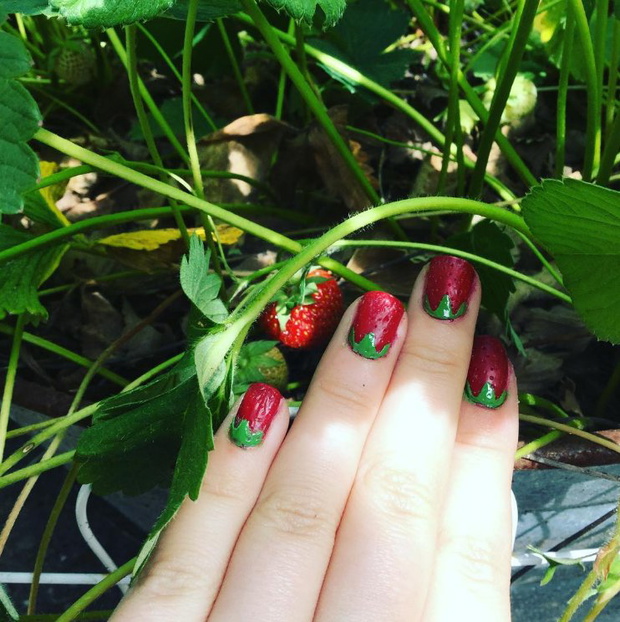 Fruit Manicure - owocowe paznokcie na lato, fot. @nails9504