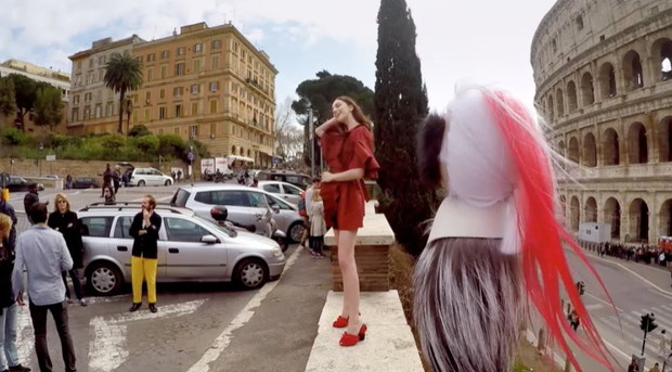 Karlito - maskotka, która zna się na trendach