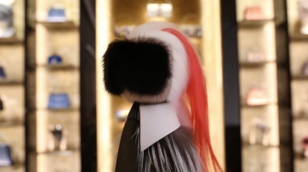 Karlito - maskotka, która zna się na trendach