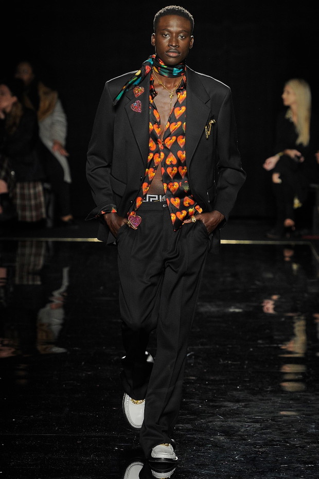 Pokaz Versace Pre-Fall 2019