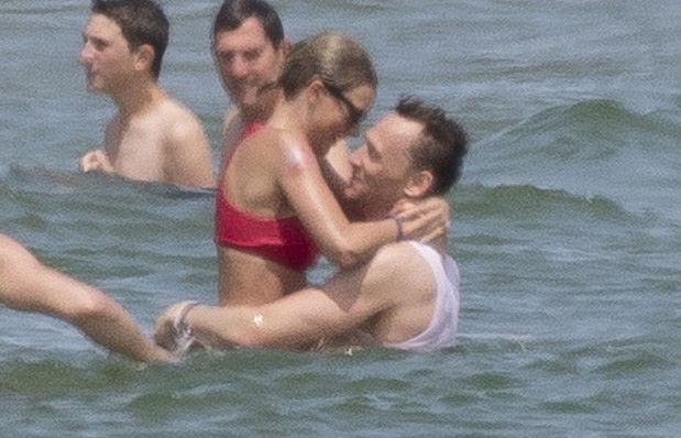Taylor Swift i Tom Hiddleston z przyjaciółmi świętują 4 lipca na Rhode Island, 03.07.2016, fot. East News