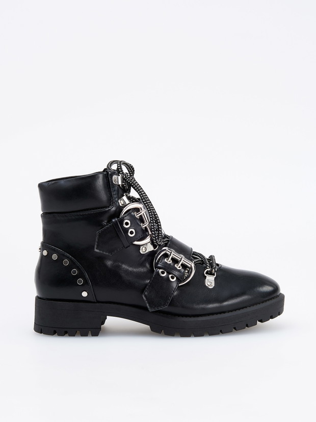 Buty Reserved
