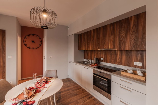 Mieszkanie w kolorze roku 2019 - Living Coral, projekt: pracownia KODO