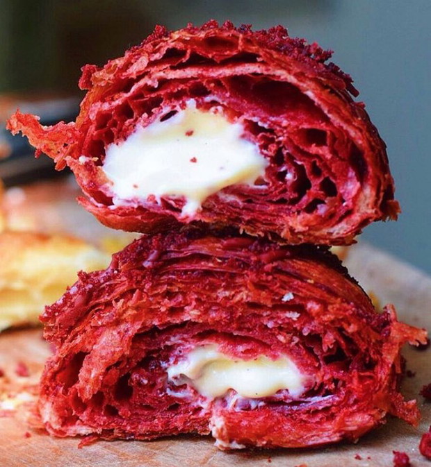 The Red Velvet Croissant - nowe modne śniadanie na Instagramie