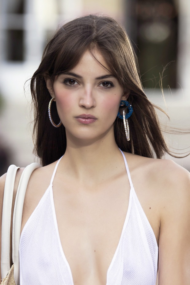 Naturalne cieniowanie Jacquemus