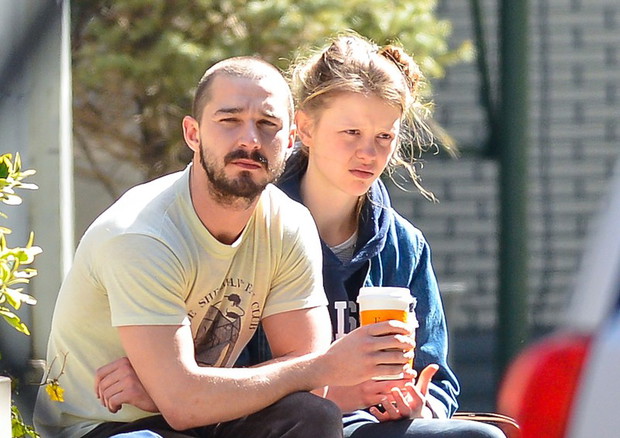 Shia LaBeouf i Mia Goth wzięli ślub!