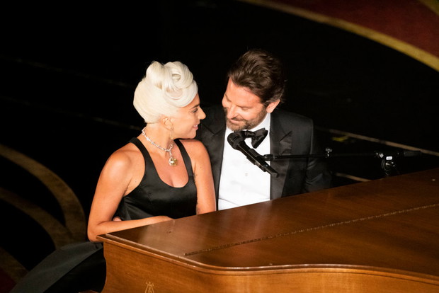 Oscary 2019: Lady Gaga i Bradley Cooper zaśpiewali Shallow. Zobacz ich występ