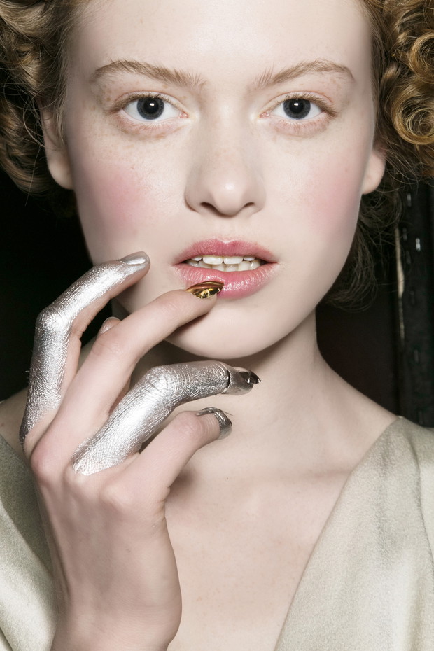 Manicure na sylwestra 2016/2017, Vivienne Westwood