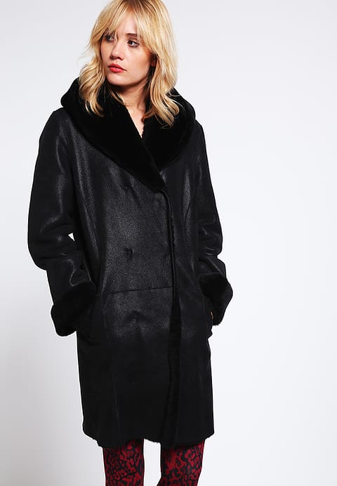 Modny kożuch - gdzie to kupić? VENTCOUVERT/Zalando, 7139 zł