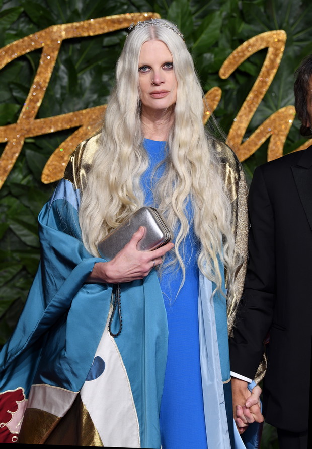 Włosy w kolorze Nordic White, Kristen McMenamy, 2018 rok
