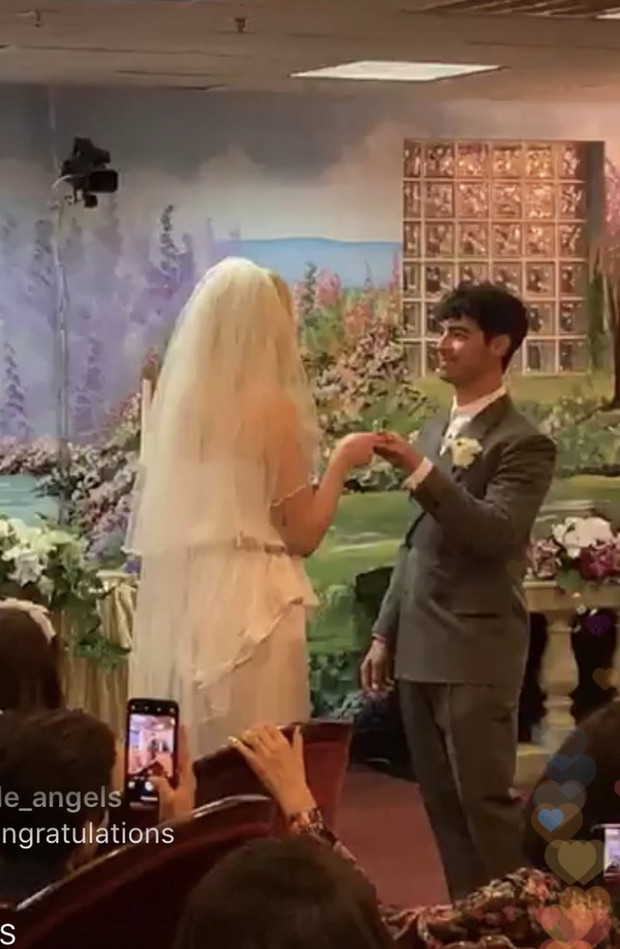 Joe Jonas i Sophie Turner wzięli ślub. W kaplicy w Las Vegas!