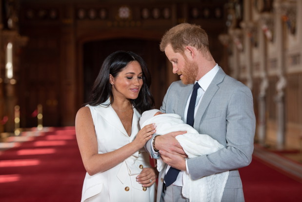 Meghan Markle i książę Harry pokazali syna! Jak wygląda dziecko słynnej pary? ZDJĘCIA