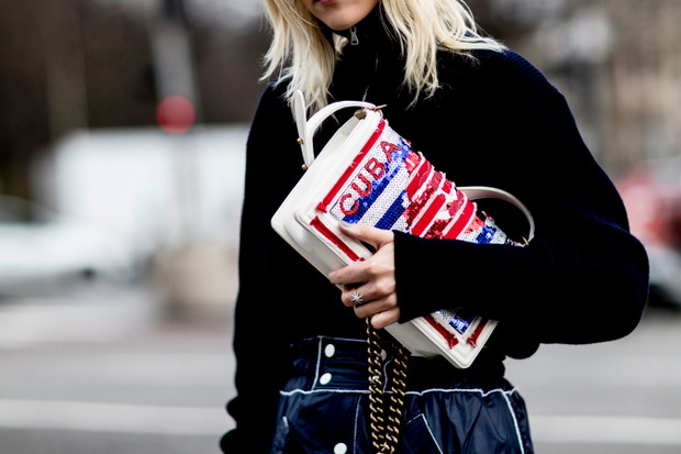 Street fashion: buty i akcesoria gości na tygodniach mody j-z 2017/18