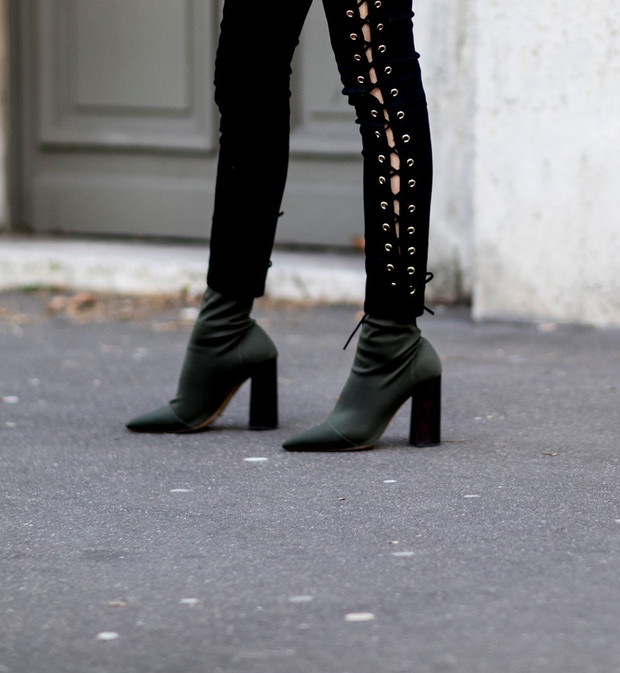 Street fashion: buty i akcesoria gości na tygodniach mody j-z 2017/18