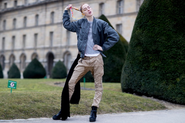 Street fashion: Paris Fashion Week haute couture wiosna 2017