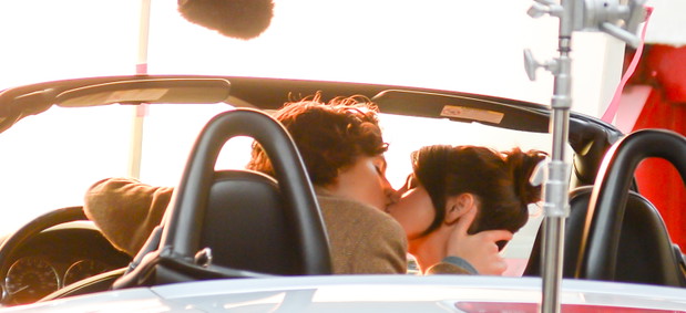 Selena Gomez i Timothée Chalamet na planie filmu A rainy day in New York.