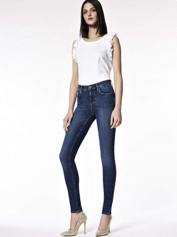 Jeansy Amazing Fit powracają w najnowszej kolekcji Liu Jo