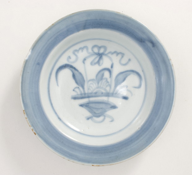 Talerzyk, porcelana, malatura kobaltem podszkliwnym, Chiny epoka Qing okres Jiaqing (1796-1820), zbiory prywatne, fot.B.Szafrańska