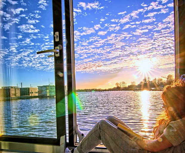 HT Houseboats
