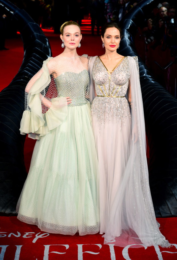 Angelina Jolie i Elle Fanning na premierze Czarownica 2 w Londynie, 9.10.2019.