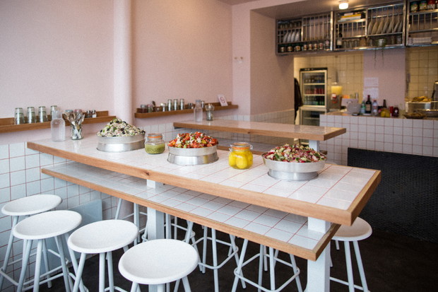 Bar YAFO w kolorze millennial pink, fot. mat. prasowe