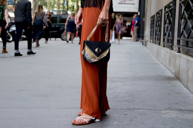 Dodatki gości na Paris Fashion Week haute couture jesień-zima 2017/18