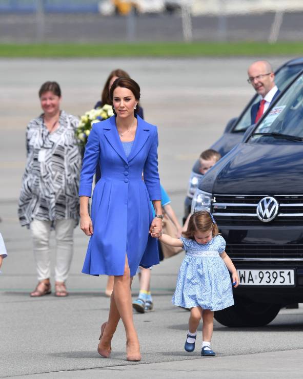 Charlotte i George w Polsce. Księżna Kate i książę William do do Berlina także polecieli z dziećmi