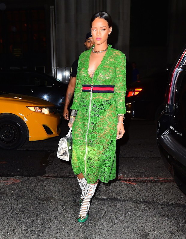 Rihanna w sukience Gucci, 2016 rok