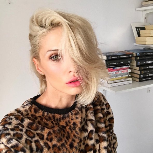 Fryzura Rebellook - blond bob