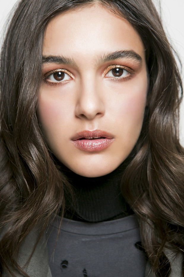 Makijaż, trendy jesień-zima 2017/2018: metallic, Les Copains