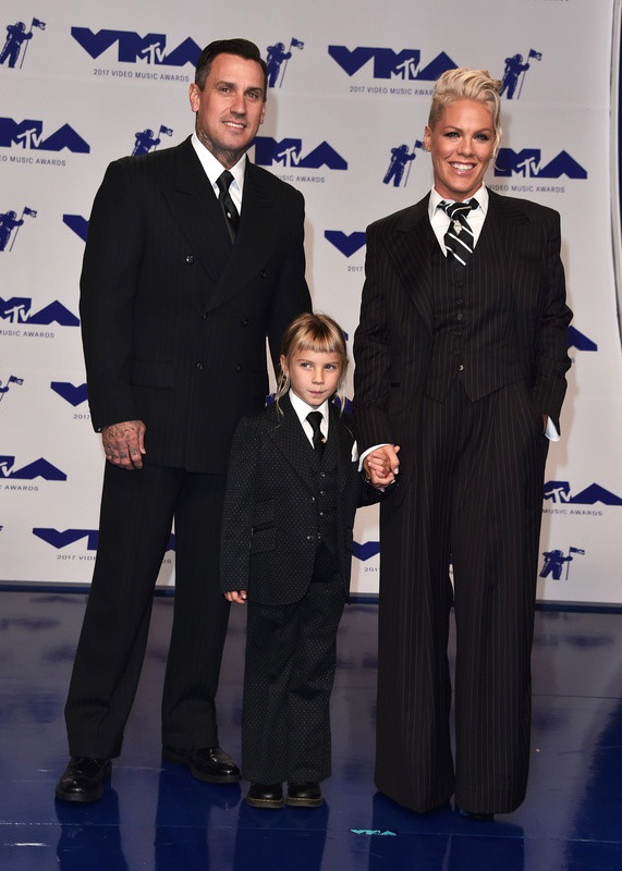 MTV Video Music Awards 2017: Carey Hart, Willow Sage Hart i Pink