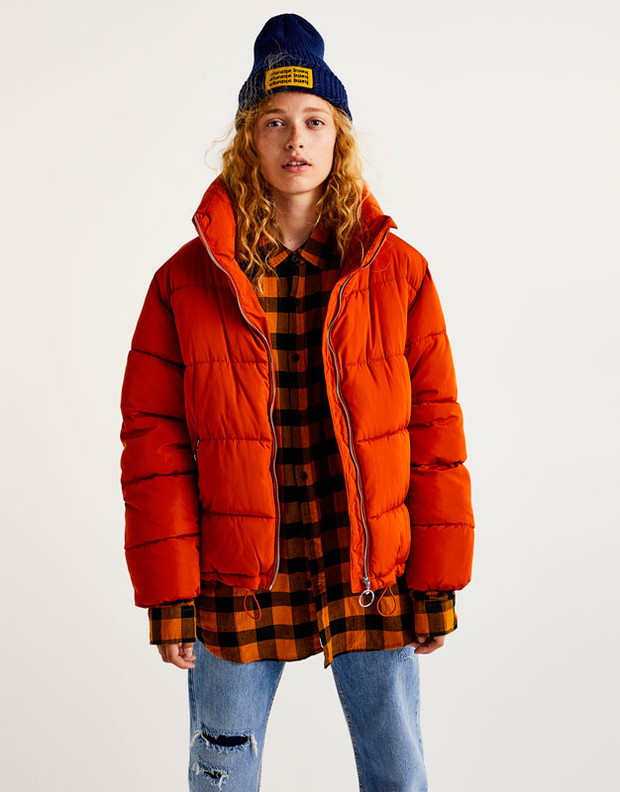 Czerwona kurtka, Pull&Bear