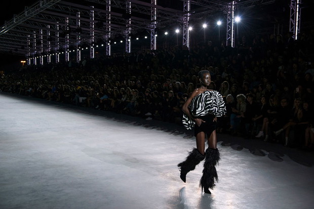 Pokaz Saint Laurent wiosna-lato 2018