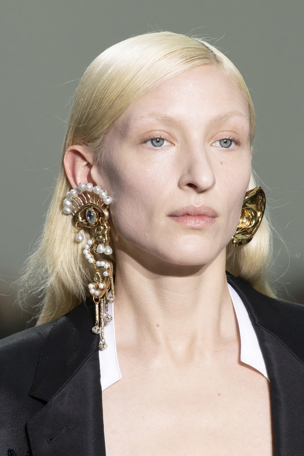 Modna biżuteria 2020: wybiegi haute couture