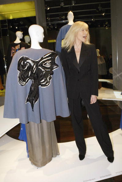 Betty Catroux na otwarciu Yves Saint Laurent Foundation, 2004 rok