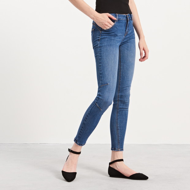 Jeansy modelujące Reserved