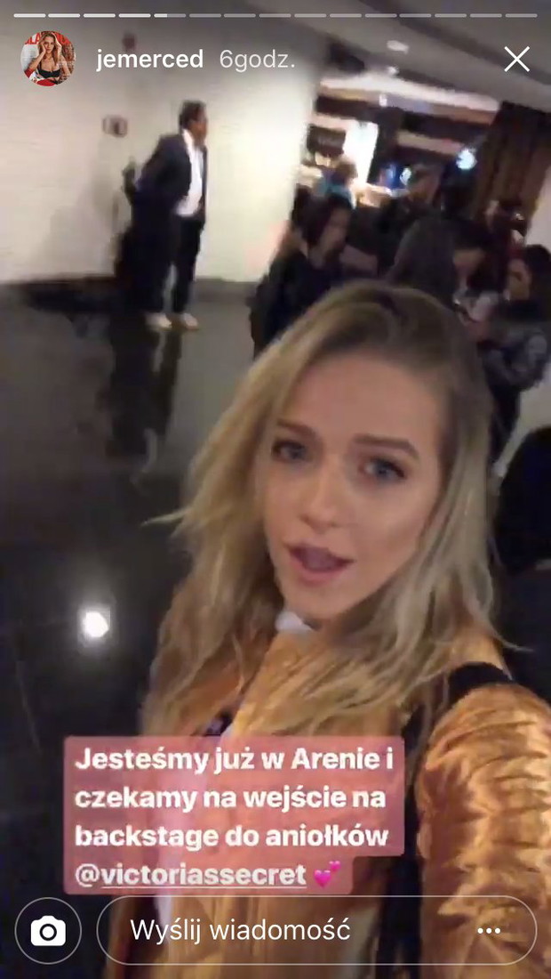 Jessica Mercedes na pokazie Victoria