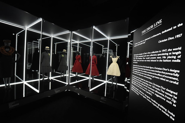 Christian Dior: Designer of Dreams - wystawa online