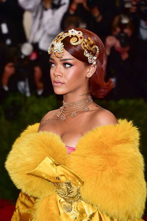 Najpiękniejsze fryzury i makijaże z Met Gala. Gigi Hadid, Rihanna i Irina Shayk